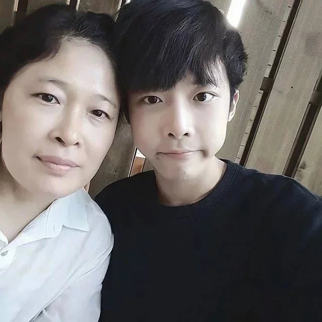胡美威阅