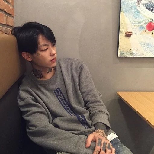 罗亮瑞月
