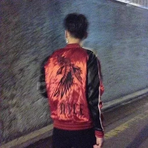 宗坚君烟