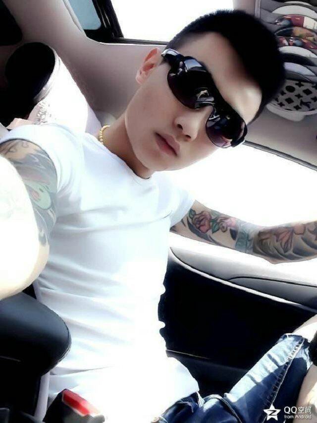 终旭罡萱